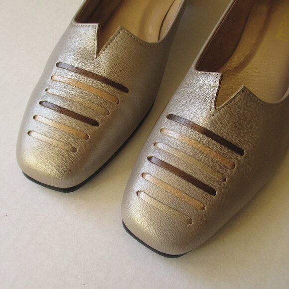 California Magdesians Shoes - Magdesians Pearlized Taupe Pumps Women's Size 7M